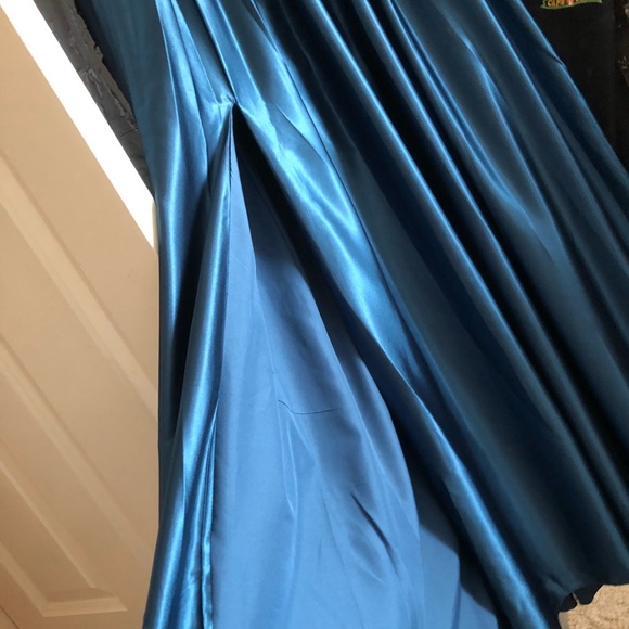 PROM DRESS BRAND NEW NEVER WORN - Picture 4 of 4